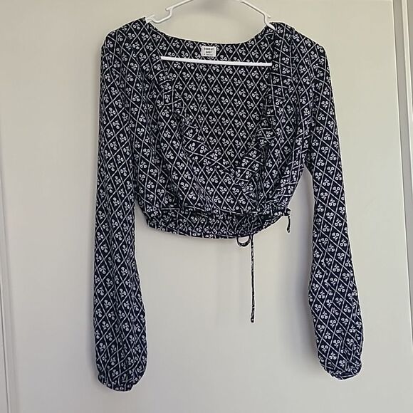 Aritzia Sunday Best Gigi Blouse Crop Blue Side Tie Ruffle Size Small Long Sleeve - Picture 4 of 7